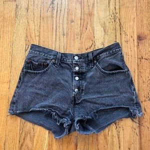 Vintage Levi's@550 black jean shorts